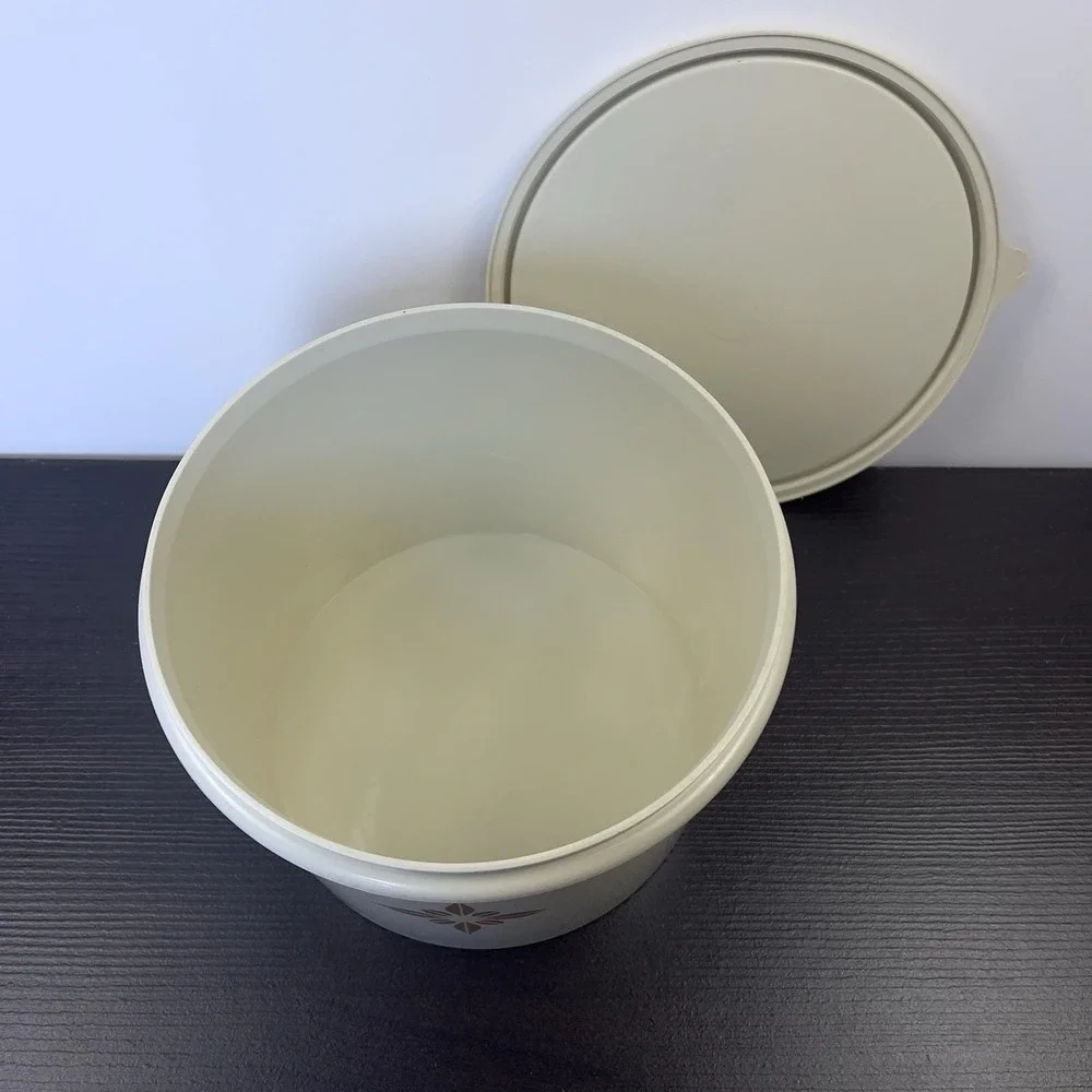 Vtg Tupperware Starburst Almond Canister Set of 3 & Lids #264-10 #265-15 #265-16